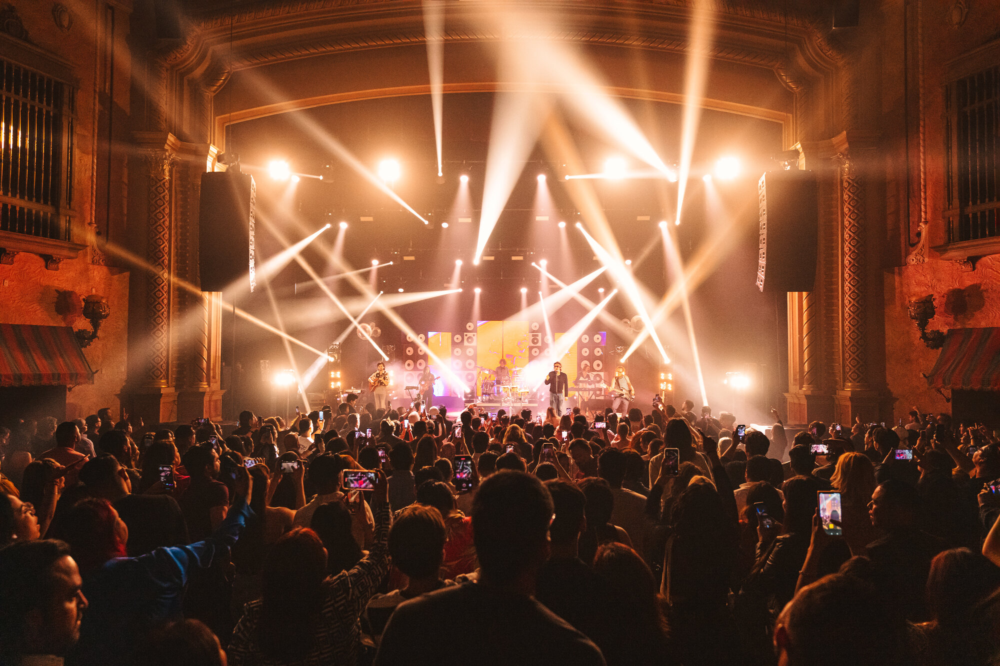 TWO THEATRES RANK AMONG TOP 200 WORLDWIDE THEATRES BY POLLSTAR MAGAZINE El Paso