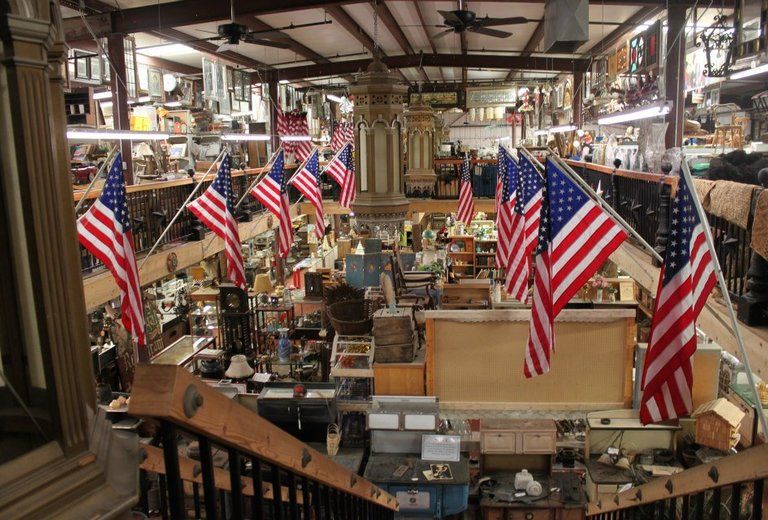 The Whoopee Bowl Antique Mall