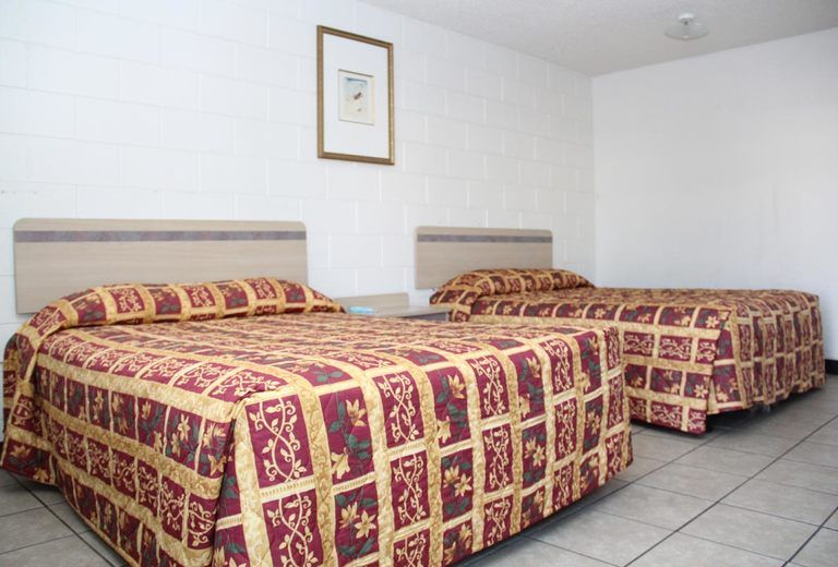 Super Lodge Motel
