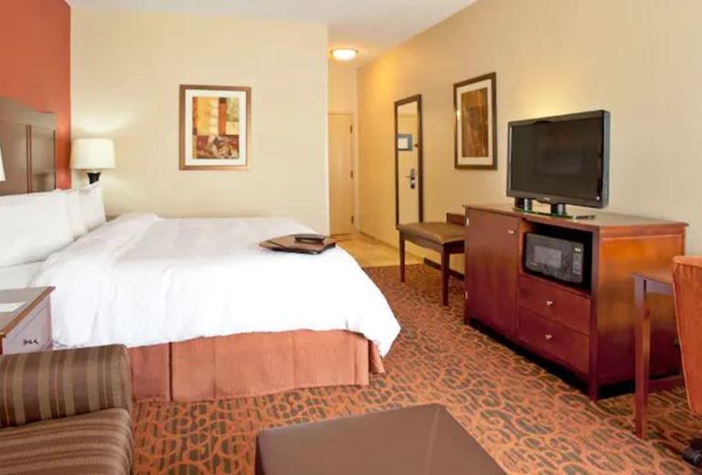 Hampton Inn & Suites