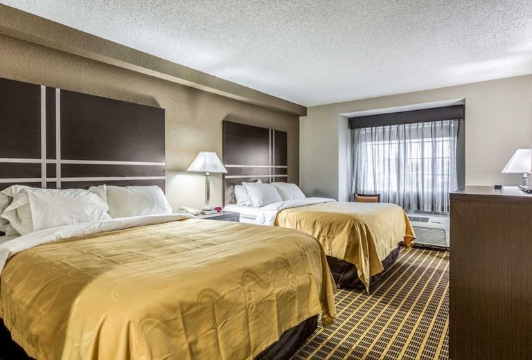 Quality Inn Desert Blvd