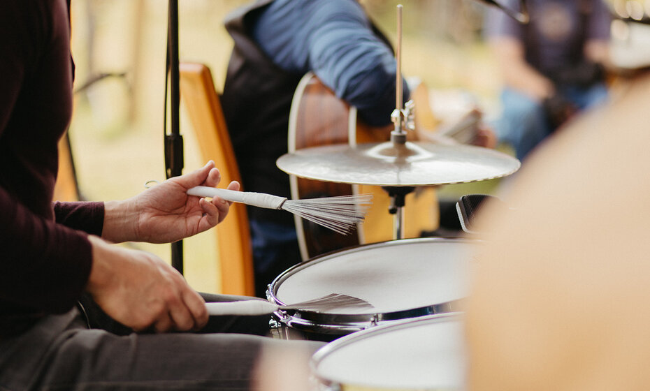 Live Music + Wine with Electric Dave