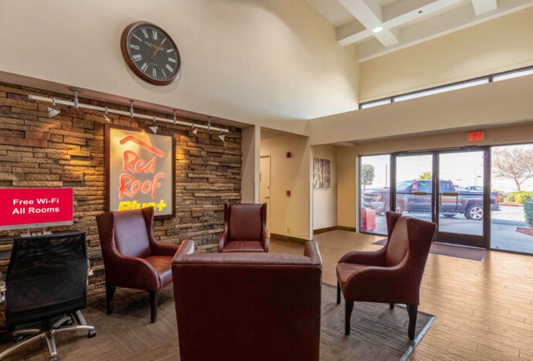 Red Roof Inn East