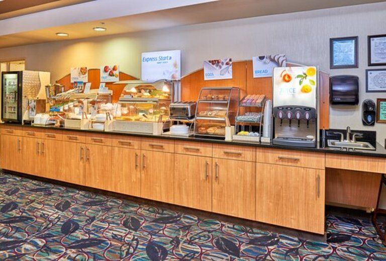 Holiday Inn Express Airport